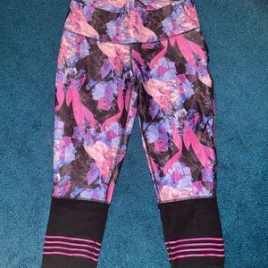 cropped pattern workout leggings